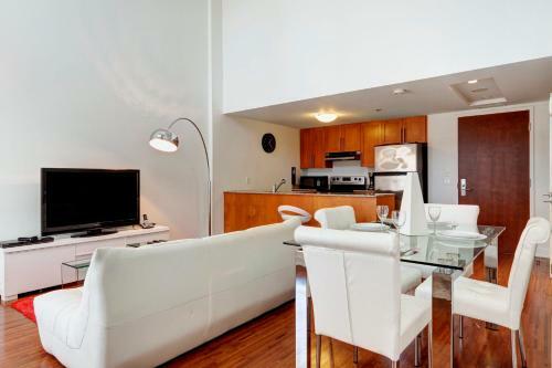 Palais-des-congr�s Furnished Apartments