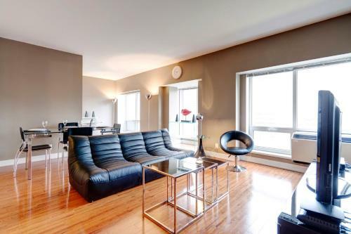 Palais-des-congr�s Furnished Apartments