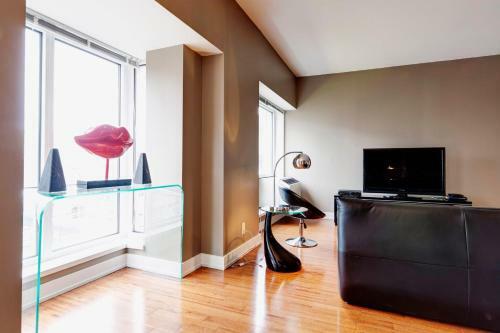 Palais-des-congr�s Furnished Apartments