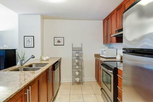 Palais-des-congr�s Furnished Apartments