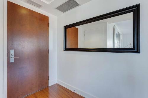 Palais-des-congr�s Furnished Apartments