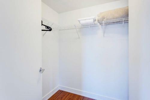 Palais-des-congr�s Furnished Apartments