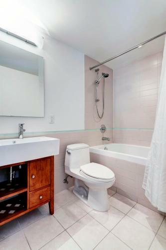 Palais-des-congr�s Furnished Apartments