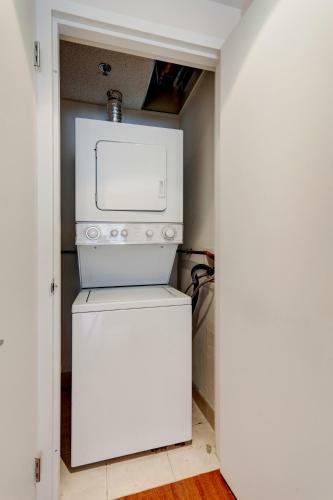 Palais-des-congr�s Furnished Apartments