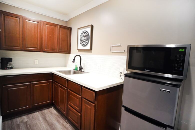 Hotel Anaheim Executive Inn & Suites