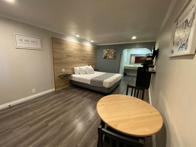 Hotel Anaheim Executive Inn & Suites