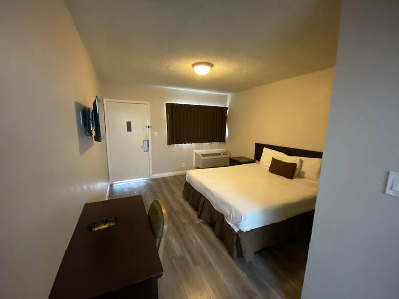 Hotel Anaheim Executive Inn & Suites