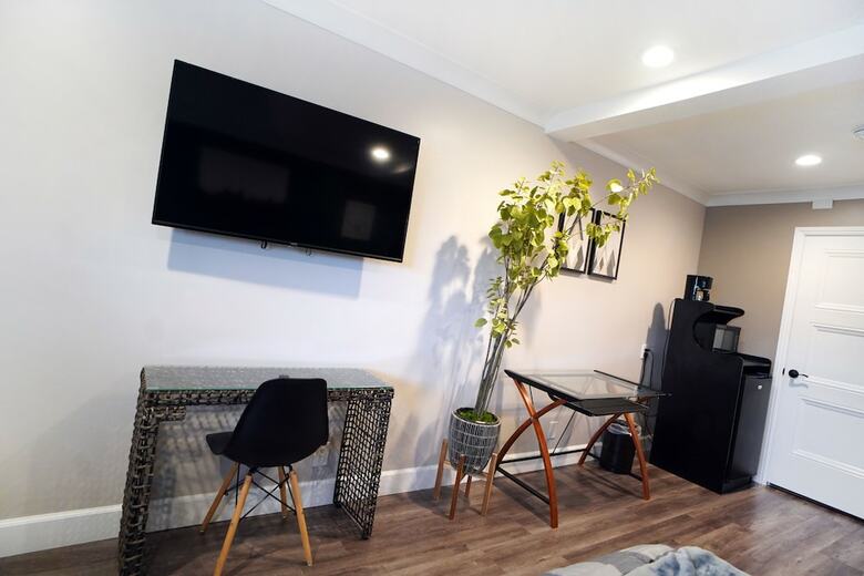 Hotel Anaheim Executive Inn & Suites