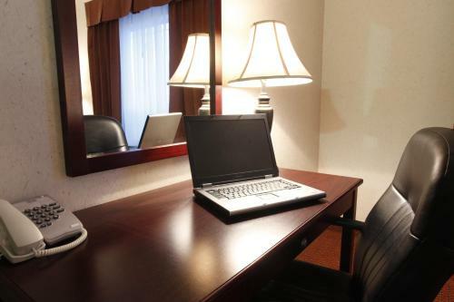 Hotel Pomeroy Inn And Suites Dawson Creek