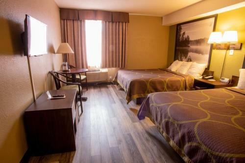 Hotel Super 8 By Wyndham Mississauga