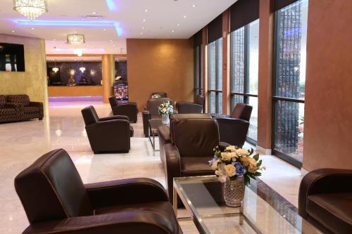 Hotel Edward Village North York