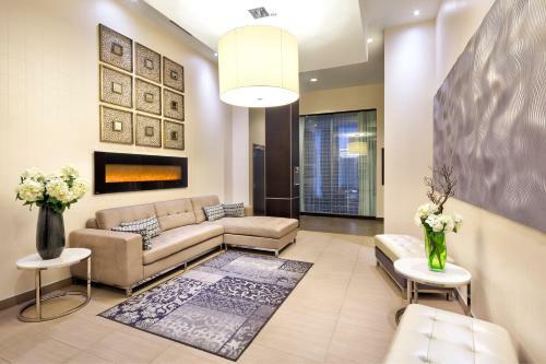 Hotel The Hollis Halifax - A Doubletree Suites By Hilton