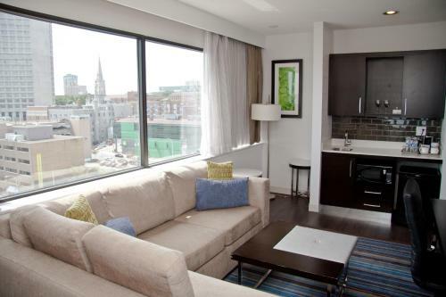 Hotel The Hollis Halifax - A Doubletree Suites By Hilton