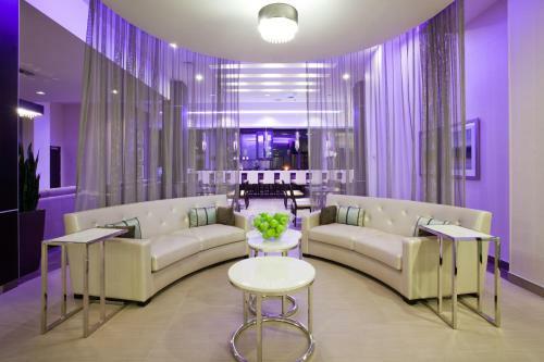 Hotel The Hollis Halifax - A Doubletree Suites By Hilton