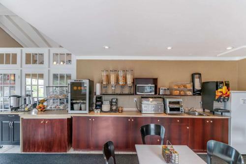Hotel Econolodge Brossard