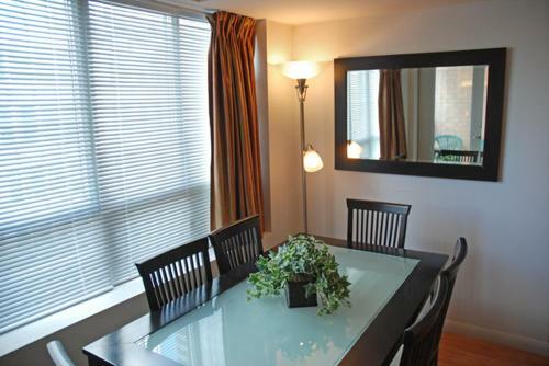 Apartamento Toronto Luxury Accommodations - University Plaza