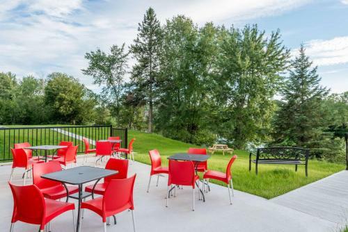 Hotel Super 8 Mont Laurier
