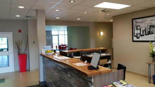 Hotel Super 8 Mont Laurier