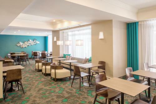 Aparthotel Springhill Suites By Marriott Vieux-montr�al / Old Montreal