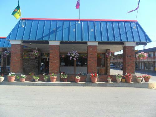 Hotel Northwoods Inn & Suites