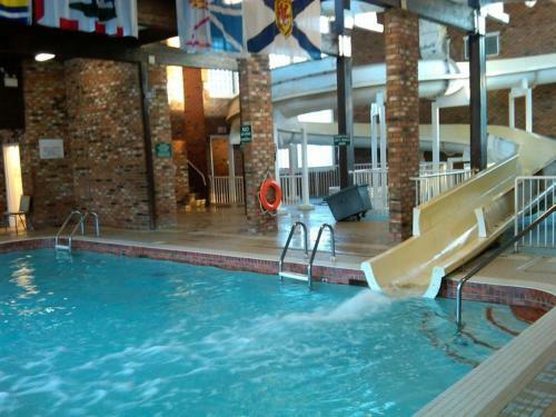 Hotel Northwoods Inn & Suites