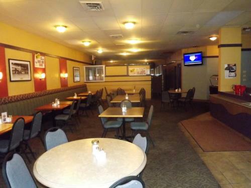 Hotel Northwoods Inn & Suites