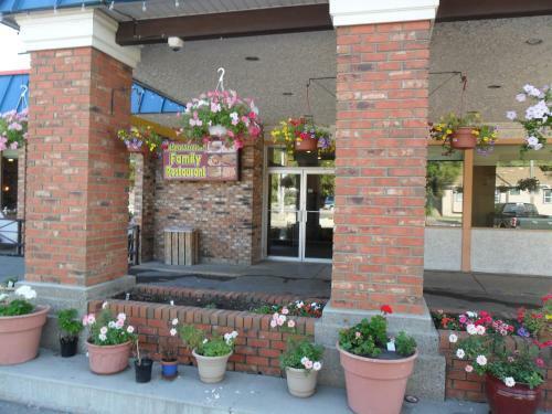 Hotel Northwoods Inn & Suites