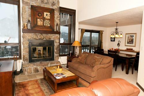 Cascade Village 131 Apartment