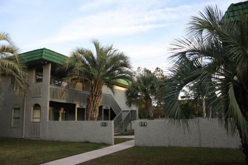 Multi Resorts At Country Club Villas