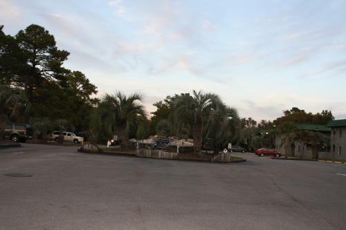 Multi Resorts At Country Club Villas