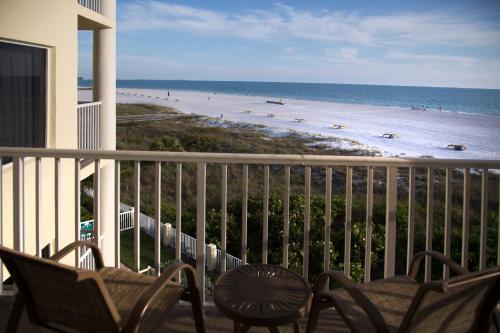Aparthotel Sunset Vistas Two Bedroom Beachfront Suites