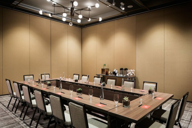 Halcyon - A Hotel In Cherry Creek