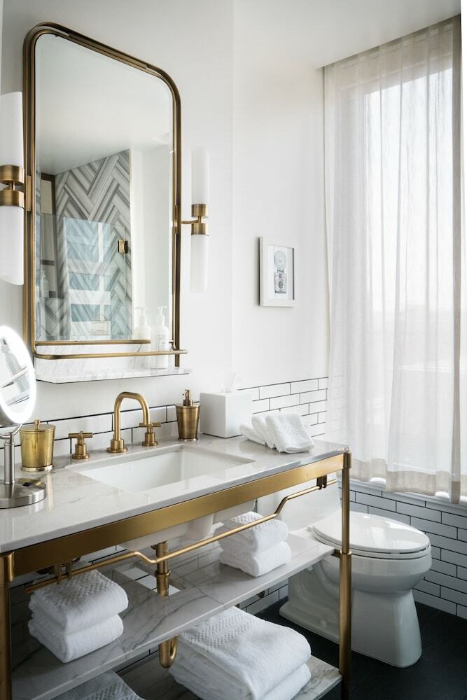 Halcyon - A Hotel In Cherry Creek