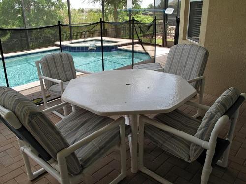 Villa 2647 Daulby Windsor Hills