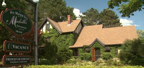 Ivy Manor Inn Bed And Breakfast