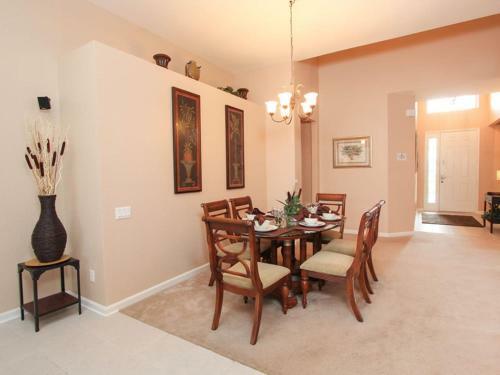 Villa 7766 Tosteth Windsor Hills