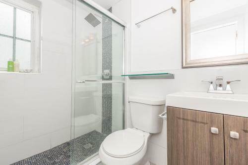 Courtyard Two-bedroom Apartments By Royal Stays