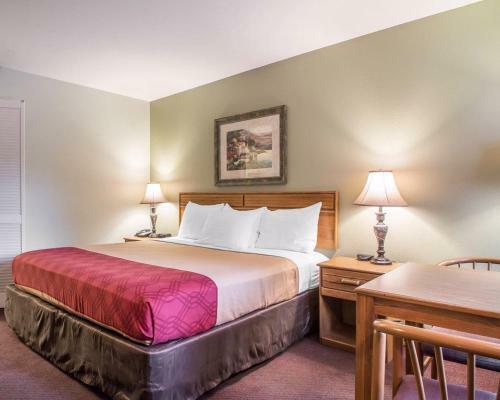 Hotel Econo Lodge At Thousand Hills Branson