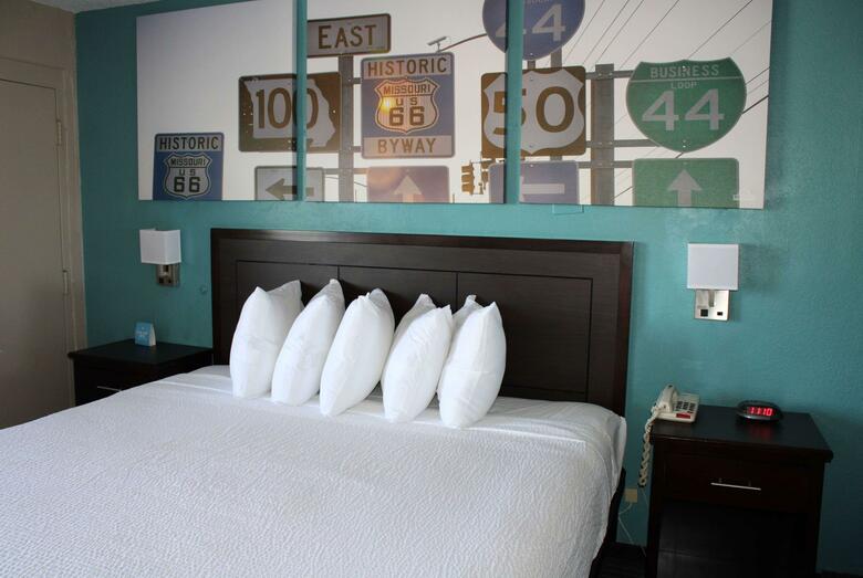 Hotel Days Inn And Suites Springfield
