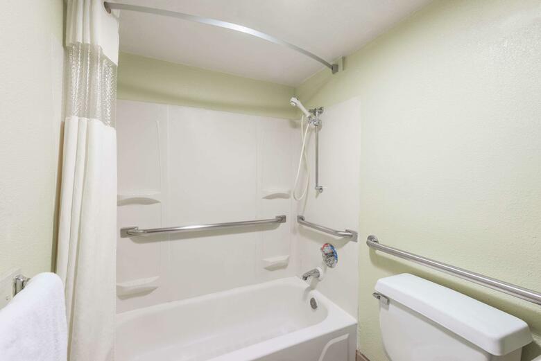 Hotel Days Inn And Suites Springfield