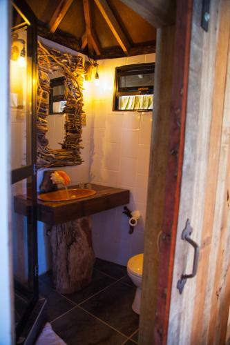 Hotel Thatch Caye Resort