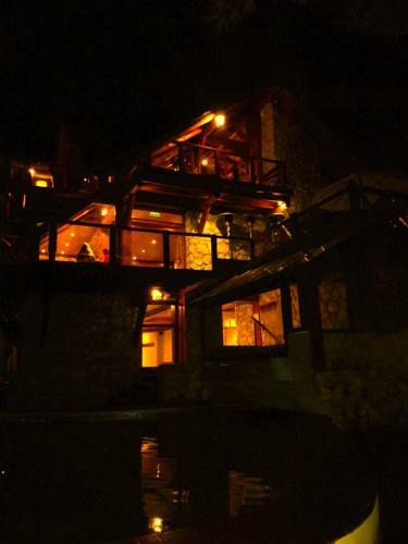 Hotel Dos Bahias Lake Resort