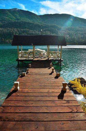 Hotel Dos Bahias Lake Resort
