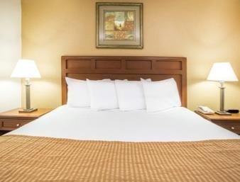 Hotel Baymont Inn & Suites
