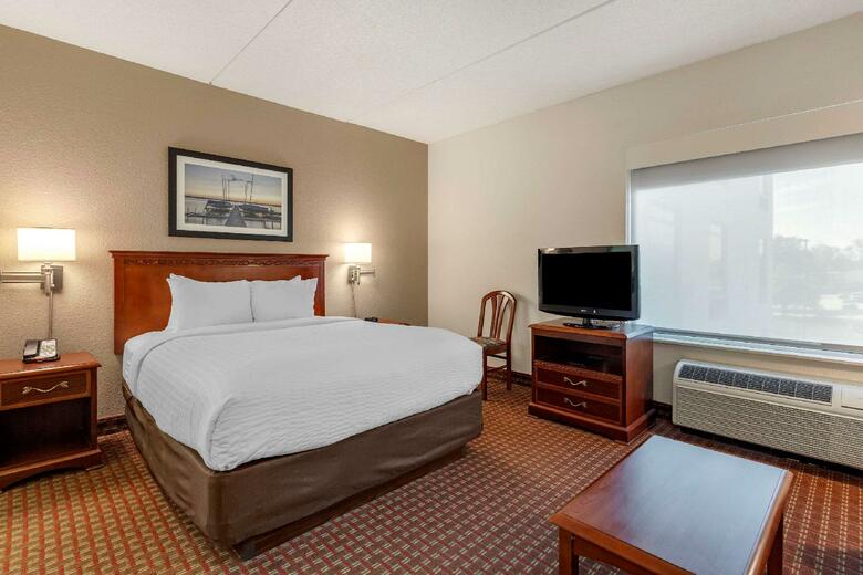 Hotel Clarion Suites Central