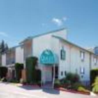 Hotel Quality Inn & Suites