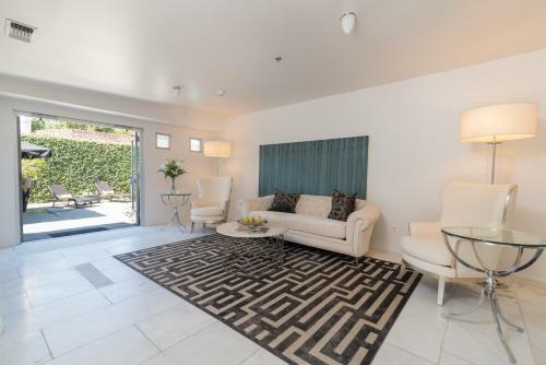 The Greens Hotel