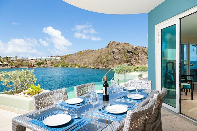 Hotel Oyster Bay Beach Resort