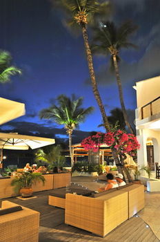 Holland House Beach Hotel
