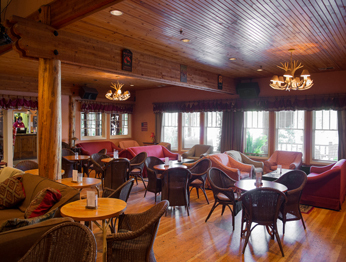 Hotel Cambria Pines Lodge